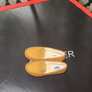 Floopi Slippers Size 7 #1 Nwot